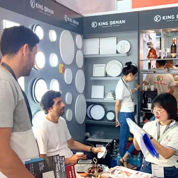 Group photo with customers at kingornan