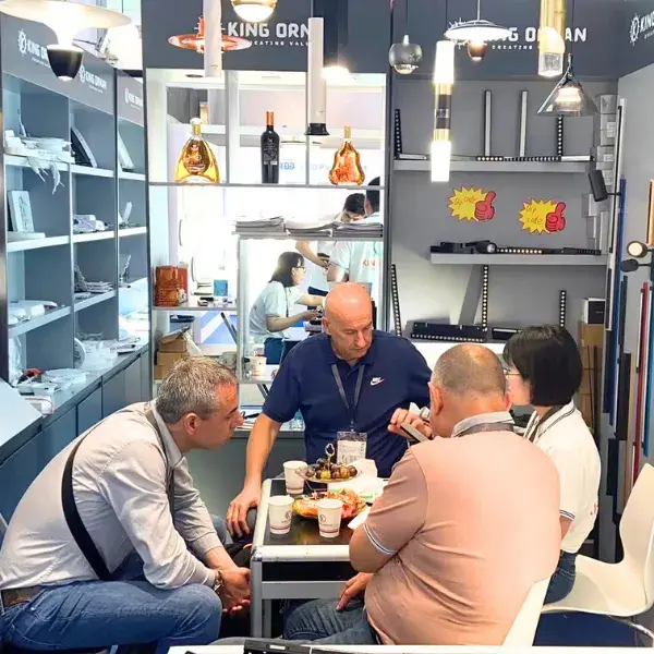 Group photo with customers at kingornan